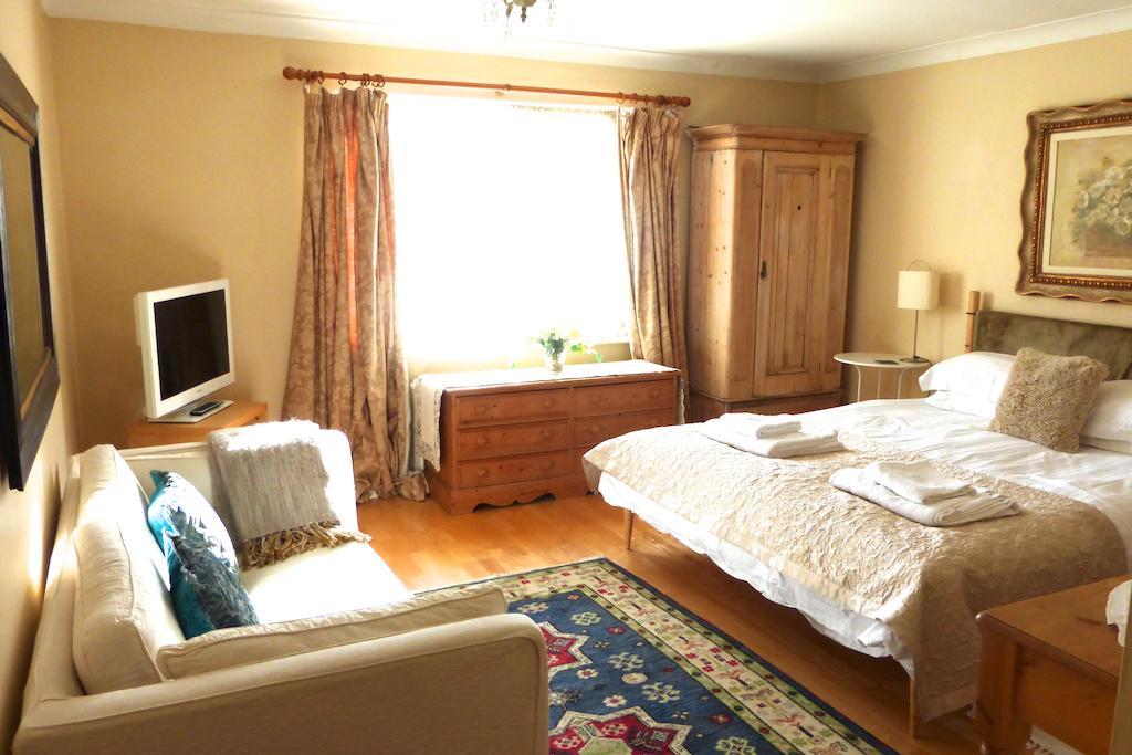 Orchard Paddocks Hotel Guildford Room photo